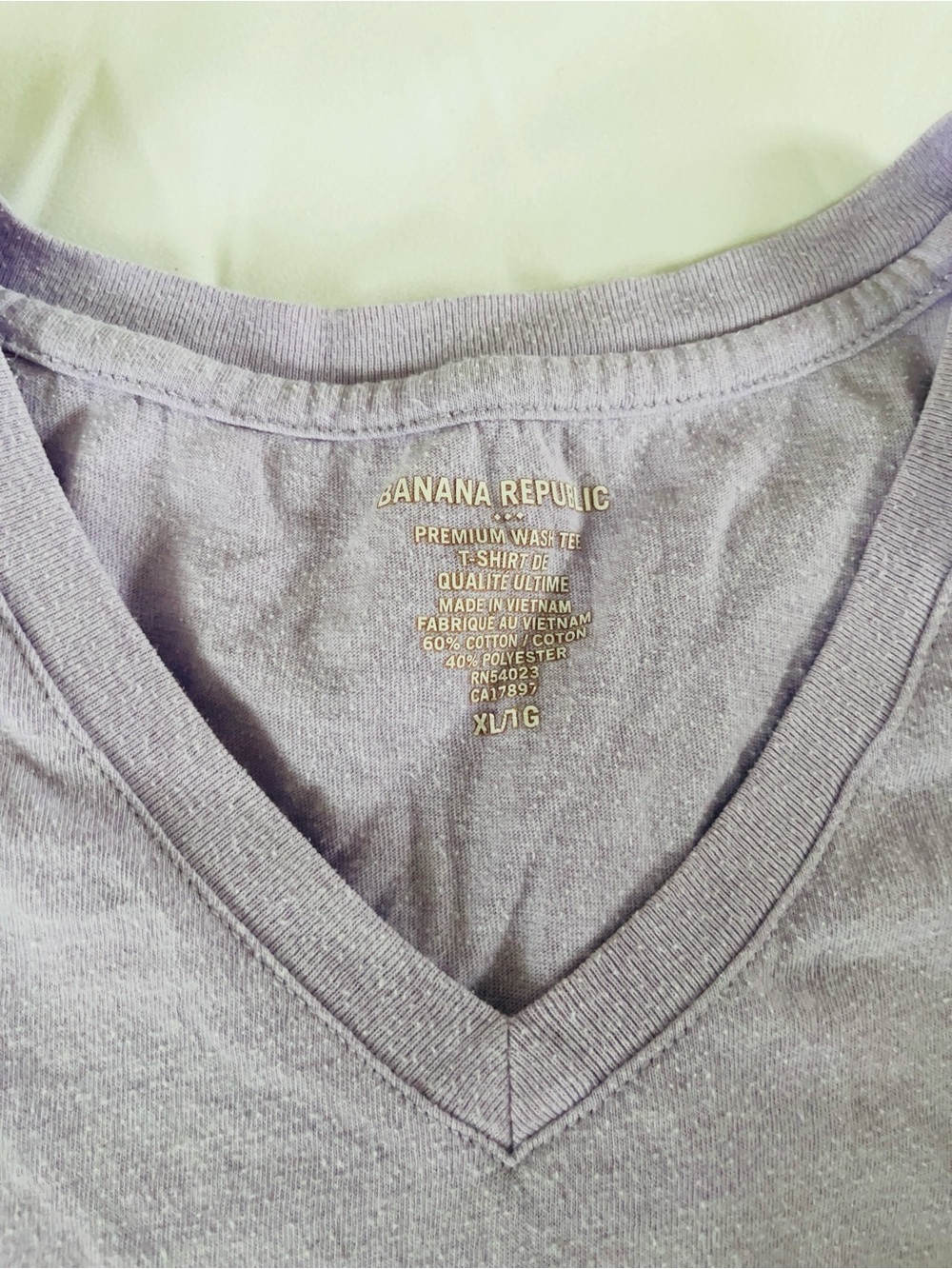 Banana Republic Lavender V-Neck Short Sleeve Tee